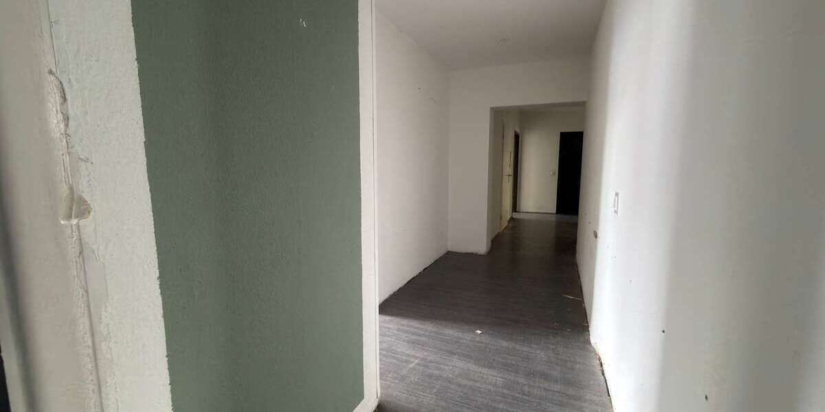 Mehrfamilienhaus mit Potenzial in Dinslaken-Bruch – 5 Wohneinheiten, Garten & Garagen - Mehrfamilienhaus, Wohnhaus Dinslaken Lohberg | Angebot:26971196