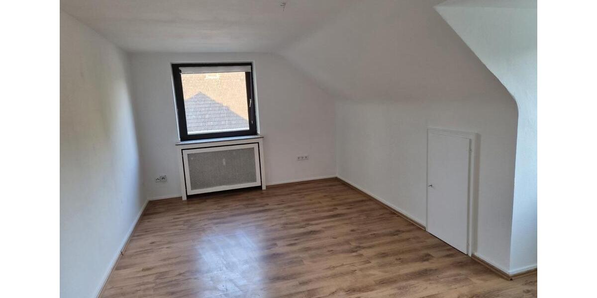 Dachgeschoßwohnung Recklinghausen Hillerheide - 3.5 Zimmer, 64 m&sup2;, 480&euro; | Angebot:27581404
