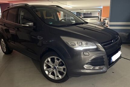 Ford Kuga 62.000 km 11.490 &euro; Bochum 44787