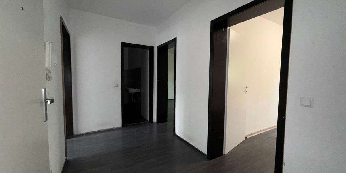 Mehrfamilienhaus mit Potenzial in Dinslaken-Bruch – 5 Wohneinheiten, Garten & Garagen - Mehrfamilienhaus, Wohnhaus Dinslaken Lohberg | Angebot:26971196