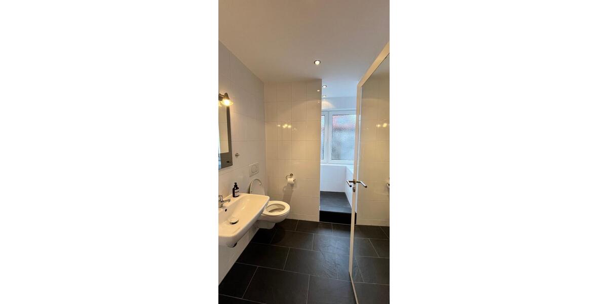 Etagenwohnung Essen Stadtbezirk II - 3 Zimmer, 101 m&sup2;, 1.200&euro; | Angebot:26456087