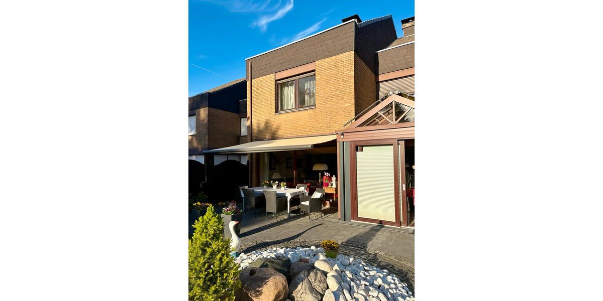 Reihenhaus Lünen - 10 Zimmer, 220 m&sup2;, 490.000&euro; | Angebot:26476175
