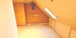 Dachgeschoßwohnung Gelsenkirchen Rotthausen - 4 Zimmer, 95 m&sup2;, 700&euro; | Angebot:27625873
