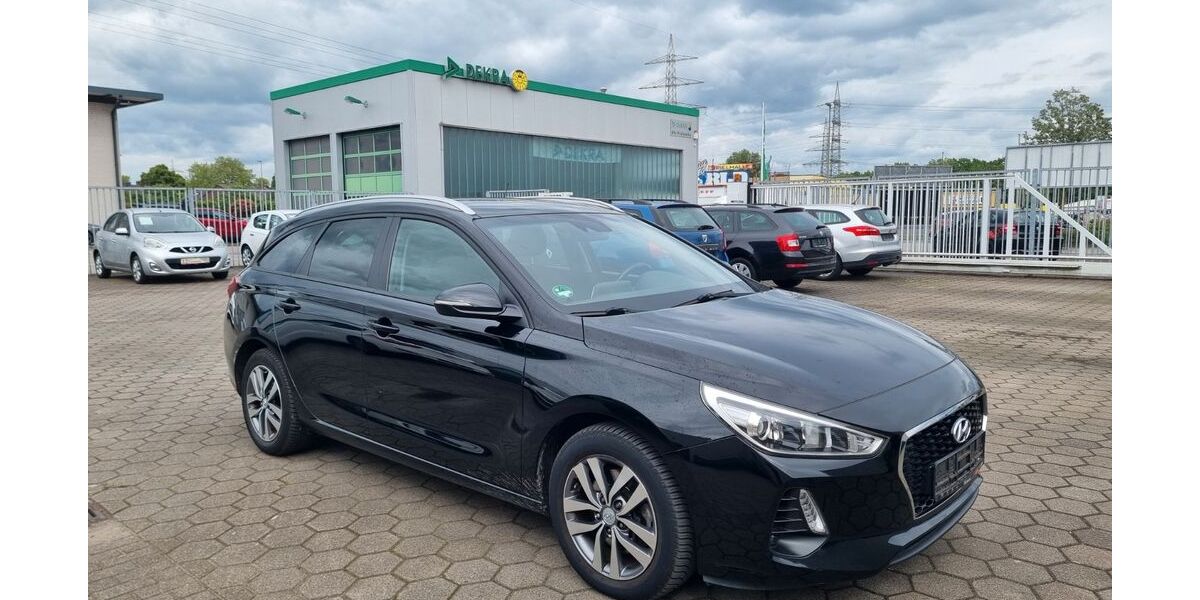 Hyundai i30 128.000 km 9.599 &euro; Dinslaken 46539