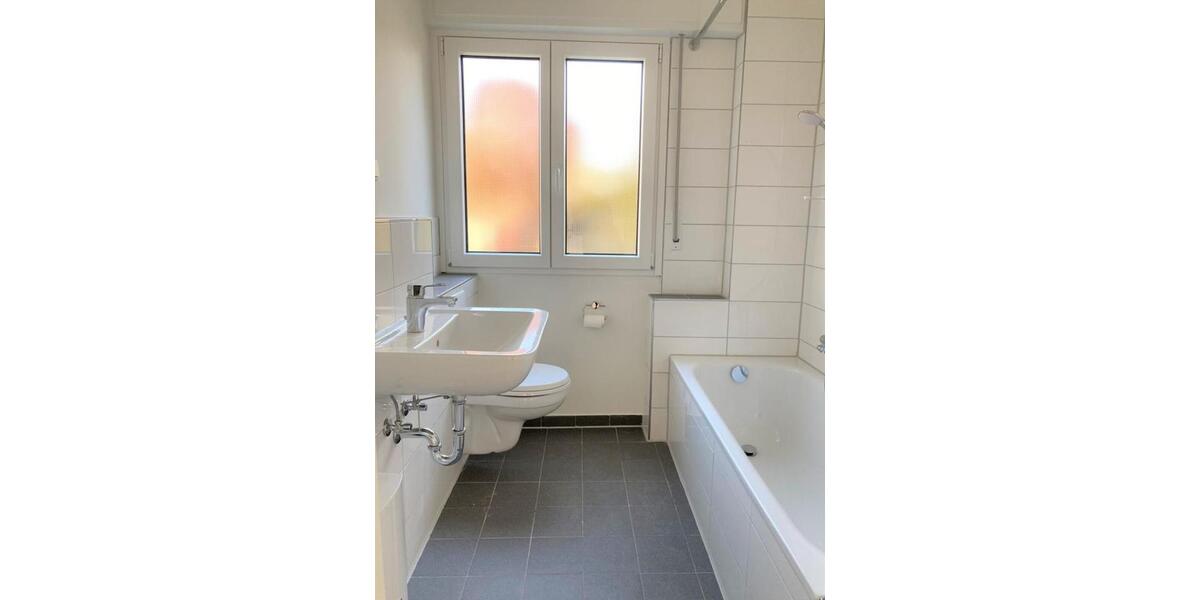 Etagenwohnung Dinslaken - 5.5 Zimmer, 142 m&sup2;, 1.494&euro; | Angebot:26257208
