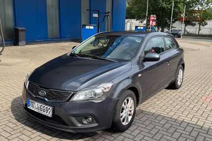 Kia pro ceed / ProCeed 124.700 km 5.800 &euro; Herne 44623