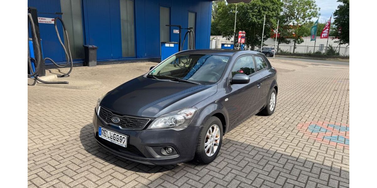 Kia pro ceed / ProCeed 124.700 km 5.800 &euro; Herne 44623
