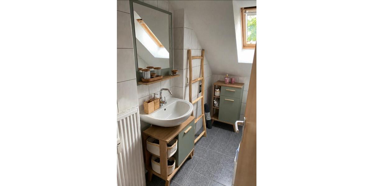 Dachgeschoßwohnung Dinslaken Hiesfeld - 3.5 Zimmer, 75 m&sup2;, 805&euro; | Angebot:26441352