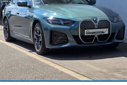 BMW i4 26.399 km 52.990 &euro; Dinslaken 46535