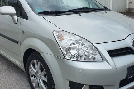 Toyota Corolla Verso 186.000 km 5.900 &euro; Essen 45147