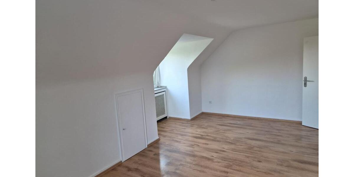 Dachgeschoßwohnung Recklinghausen Hillerheide - 3.5 Zimmer, 64 m&sup2;, 480&euro; | Angebot:27581404