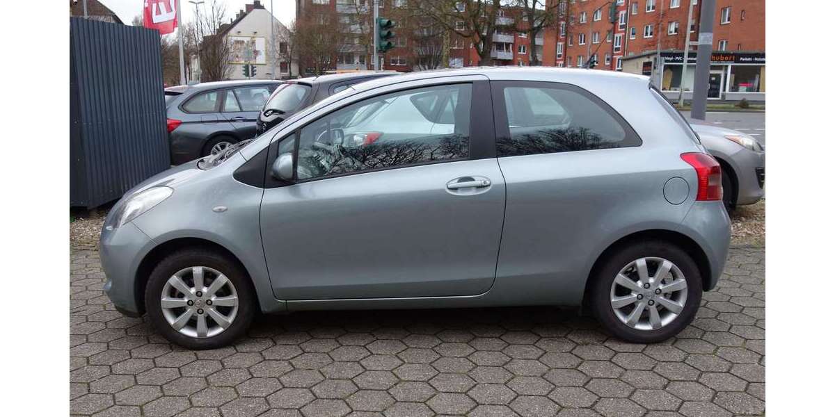Toyota Yaris 150.000 km 3.199 &euro; Herne 44653