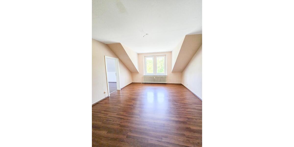 Dachgeschoßwohnung Oberhausen Alt-Oberhausen - 3.5 Zimmer, 82 m&sup2;, 520&euro; | Angebot:26422019
