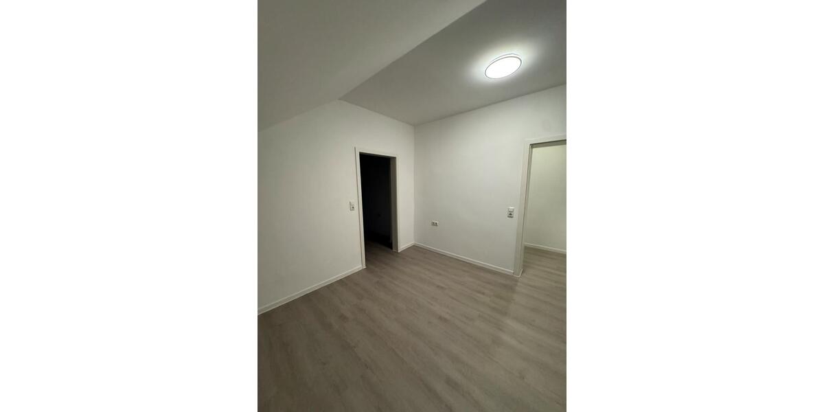 Dachgeschoßwohnung Gelsenkirchen Gelsenkirchen-Nord - 3 Zimmer, 75 m&sup2;, 850&euro; | Angebot:26120979