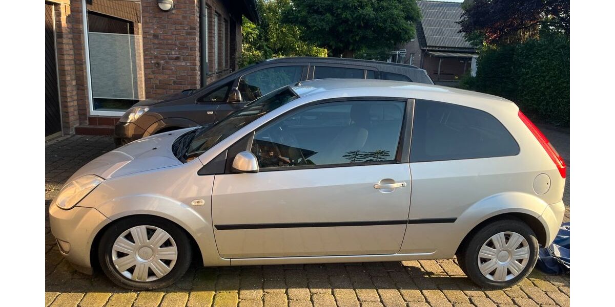 Ford Fiesta 80.000 km 2.800 &euro; Essen 45131