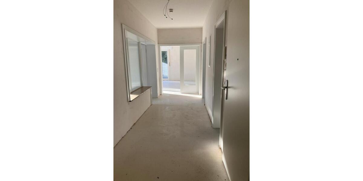 Etagenwohnung Dinslaken - 5.5 Zimmer, 142 m&sup2;, 1.494&euro; | Angebot:26257208