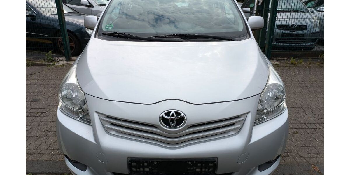 Toyota Verso 183.000 km 4.999 &euro; Essen 45359