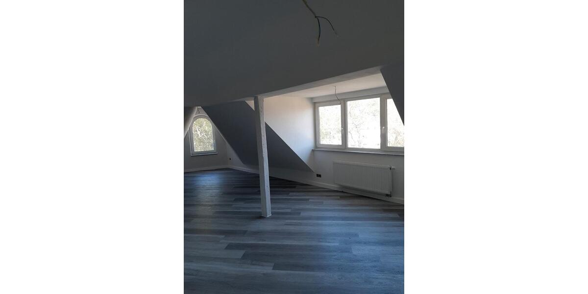 Dachgeschoßwohnung Oberhausen Osterfeld - 4 Zimmer, 85 m&sup2;, 815&euro; | Angebot:27596722