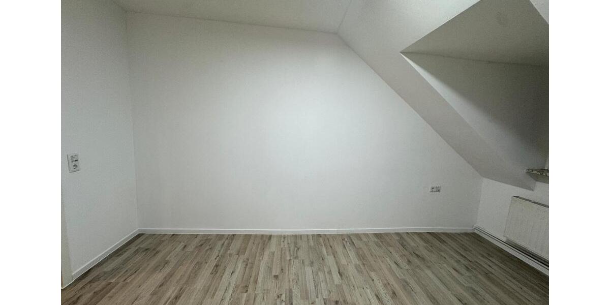 Dachgeschoßwohnung Gelsenkirchen Gelsenkirchen-Nord - 3 Zimmer, 75 m&sup2;, 850&euro; | Angebot:26120979
