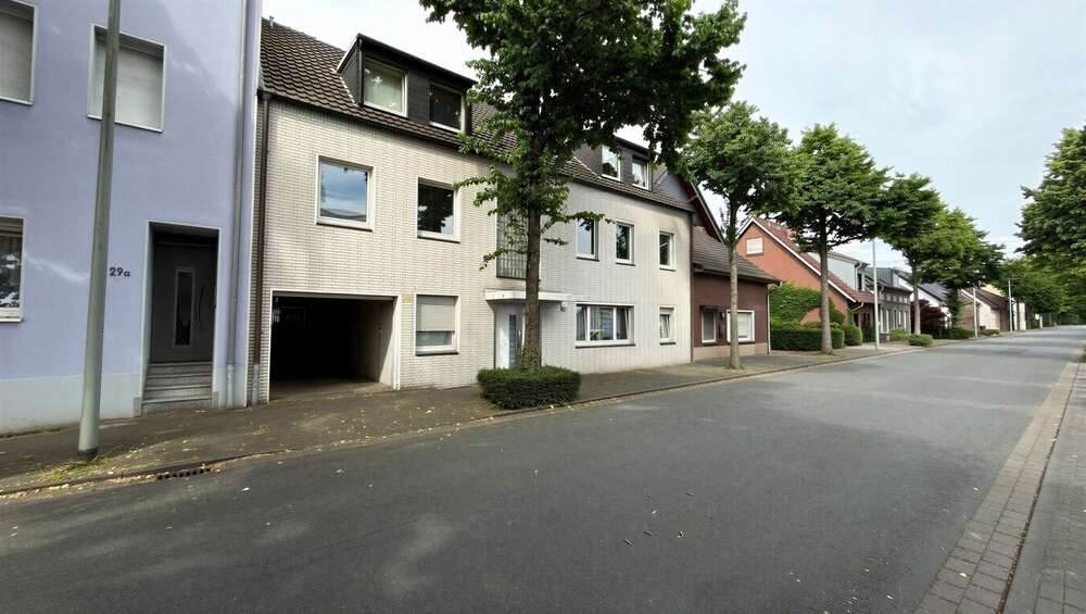 Mehrfamilienhaus mit Potenzial in Dinslaken-Bruch – 5 Wohneinheiten, Garten & Garagen - Mehrfamilienhaus, Wohnhaus Dinslaken Lohberg | Angebot:26971196
