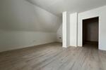 Dachgeschoßwohnung Essen Stadtbezirk V - 2.5 Zimmer, 50 m&sup2;, 519&euro; | Angebot:26463898
