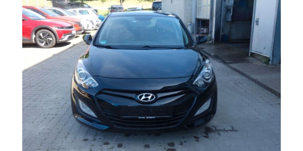 Hyundai i30 98.000 km 6.990 &euro; Dortmund 44145