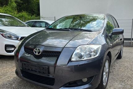 Toyota Auris 124.000 km 6.400 &euro; Essen 45144