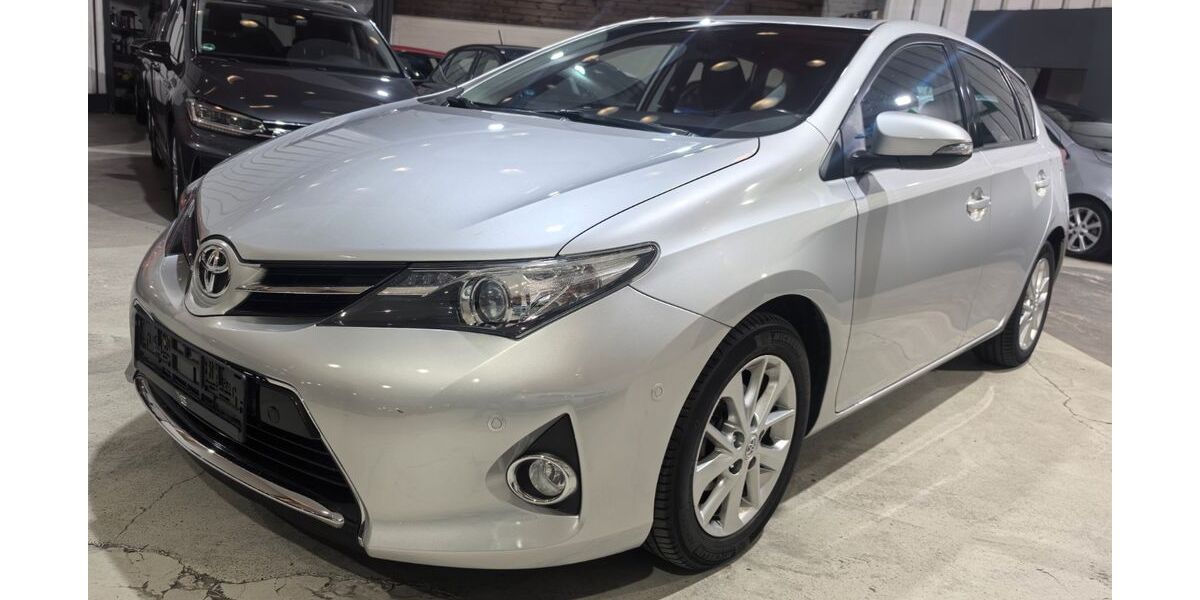 Toyota Auris 94.523 km 8.700 &euro; Voerde 46562