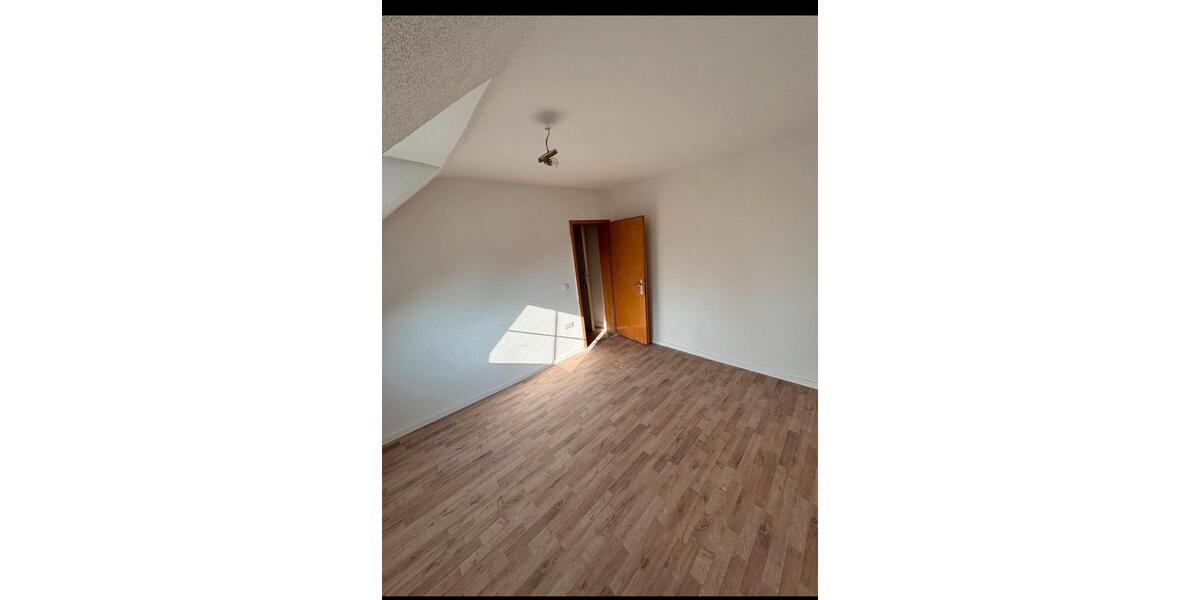 Dachgeschoßwohnung Gelsenkirchen Ückendorf - 3.5 Zimmer, 70 m&sup2;, 600&euro; | Angebot:27626810