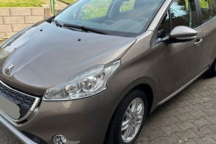 Peugeot 208 73.000 km 6.500 &euro; Essen 45329