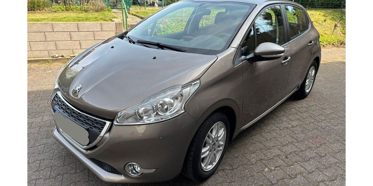 Peugeot 208 73.000 km 6.500 &euro; Essen 45329